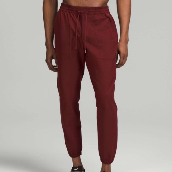 LIKE NEW Lululemon Men’s License to Train Joggers 29” - Picture 7 of 10